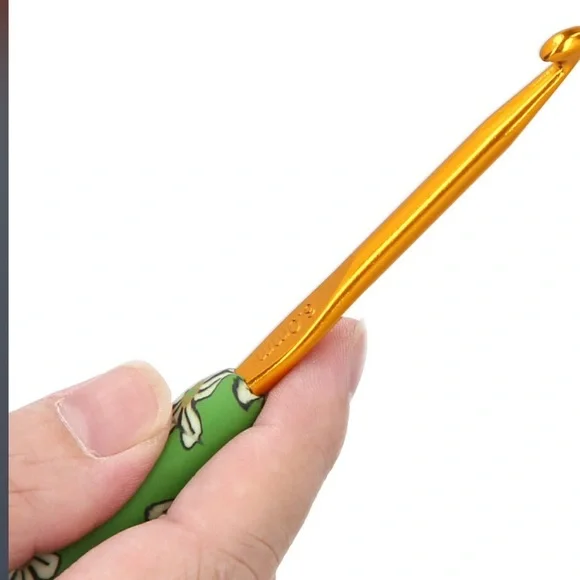 9Pcs Crochet Hook / Knitting Needles Set With Fancy Markings Handle - Picture 7 of 9